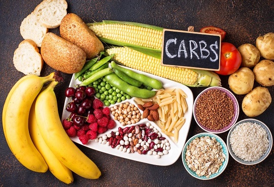 Kollage mit verschiedenen Kohlenhydraten