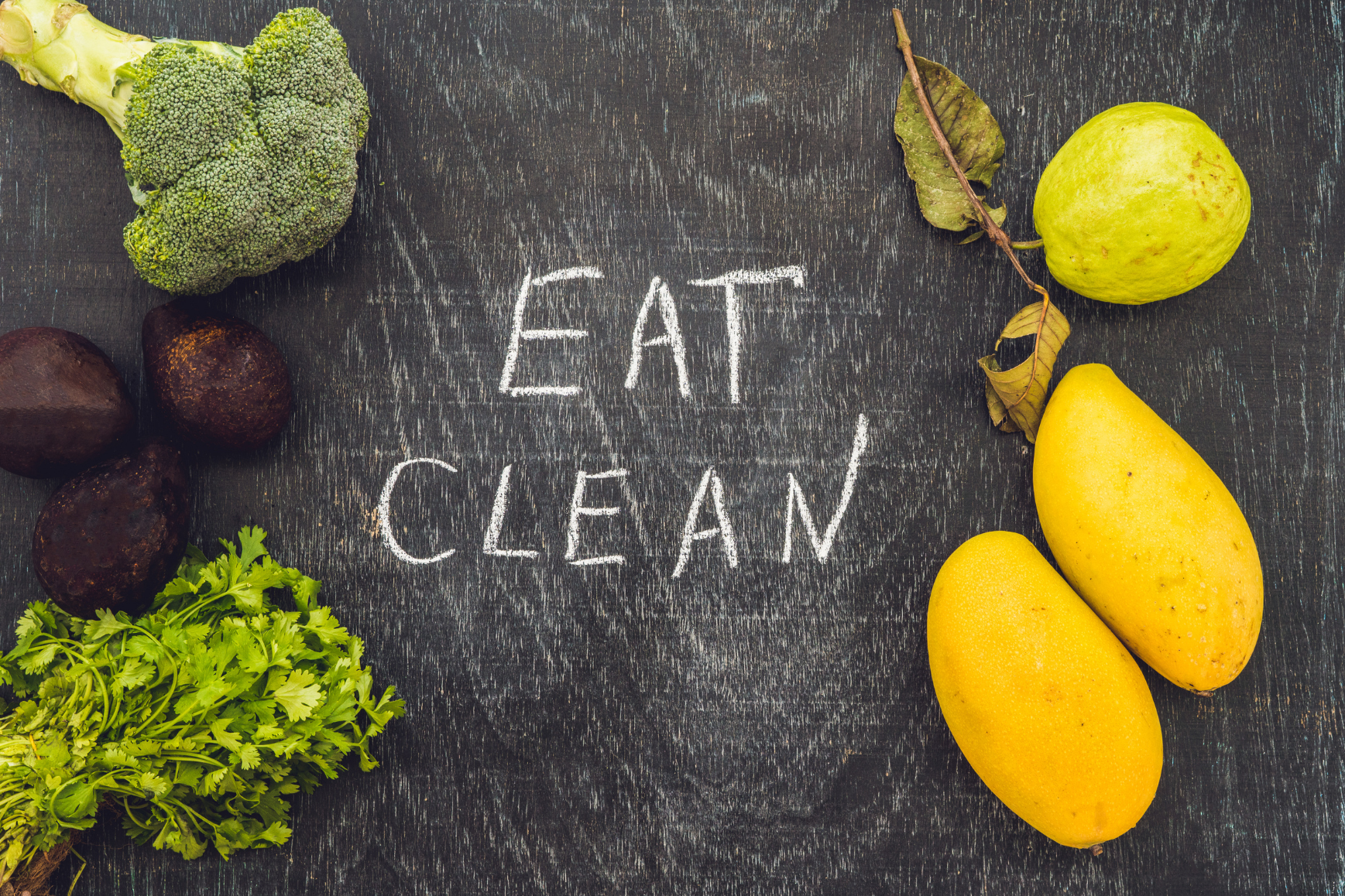 Clean Eating mit naturbelassenen Nahrungsmitteln Kollage